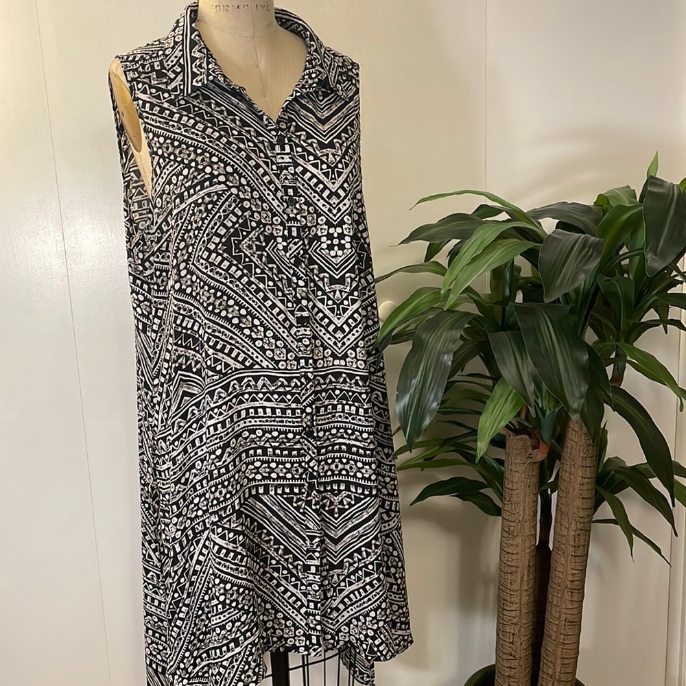 Spense Black and White Sleeveless Swim Coverup